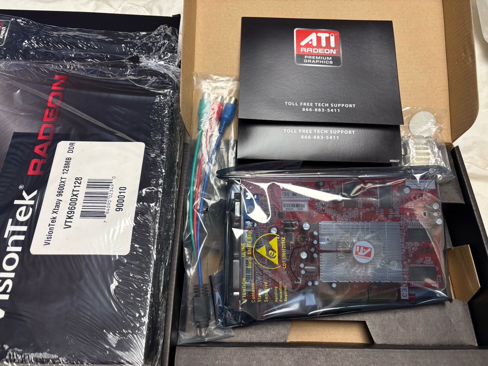 New ATI/AMD Radeon 9600XT 128MB AGP Graphics Card GPU In Box All Cables Win 98