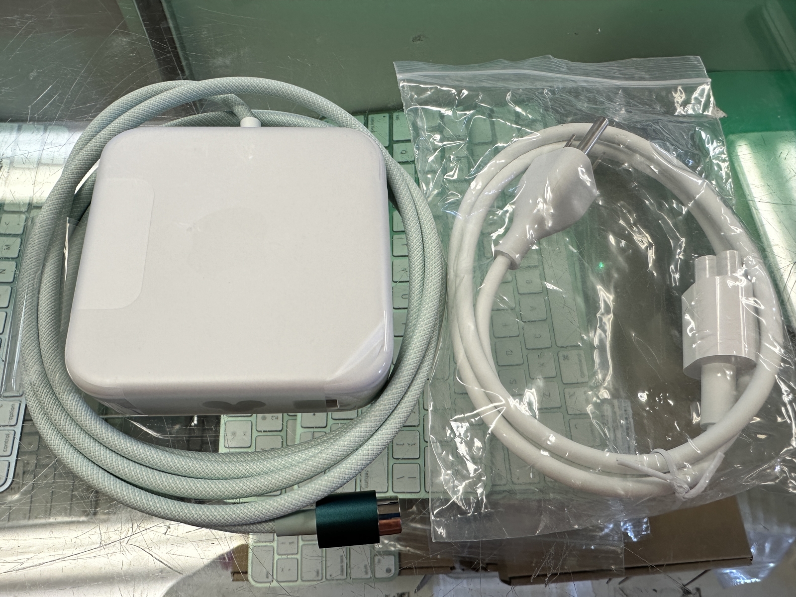 Genuine Apple iMac 24″ M1 power Adapter Mint Green A2290 New