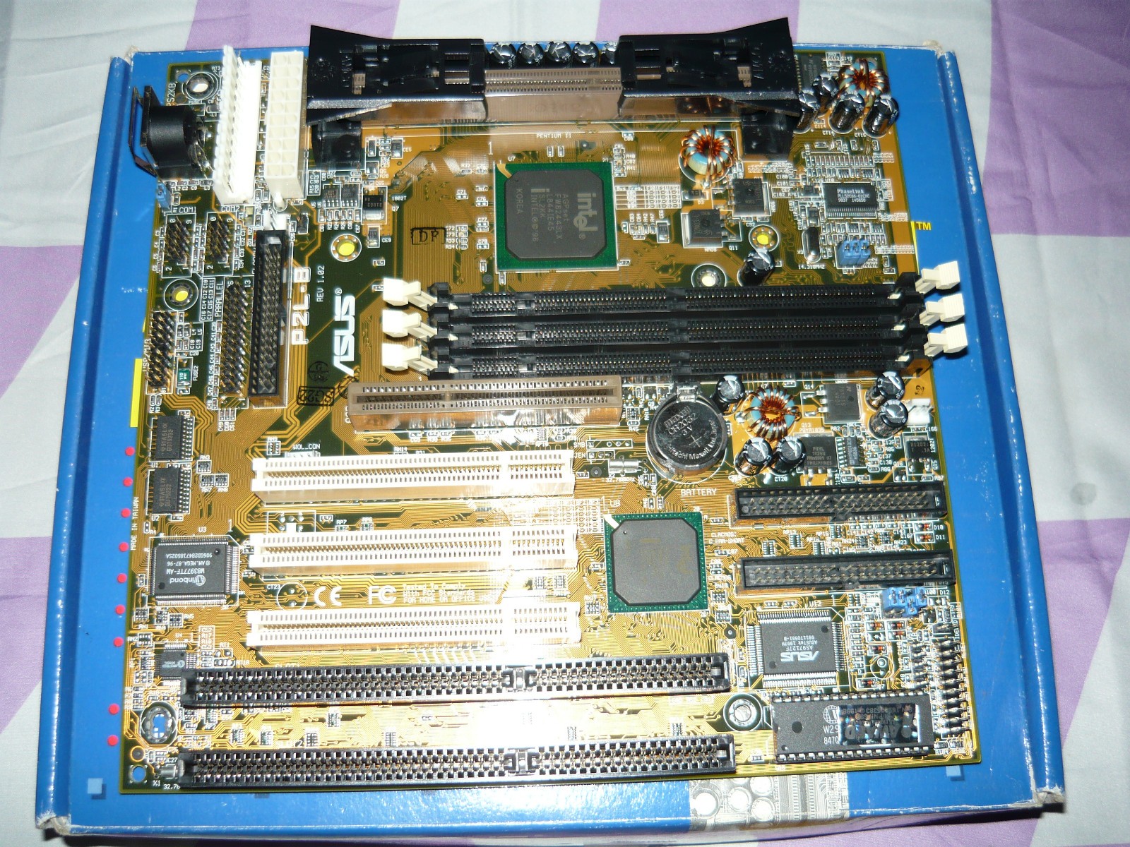 Vintage Asus P2L-B Slot 1 Pentium II AT AGP Motherboard Open Box