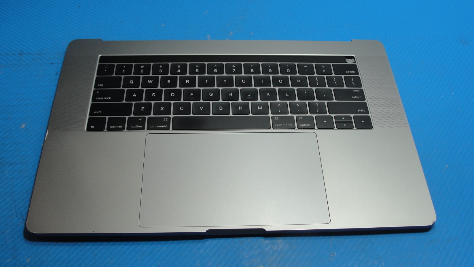 MacBook Pro 15″ A1707 Late 2016 Top Case Palmrest w/Battery Gray 661-06377