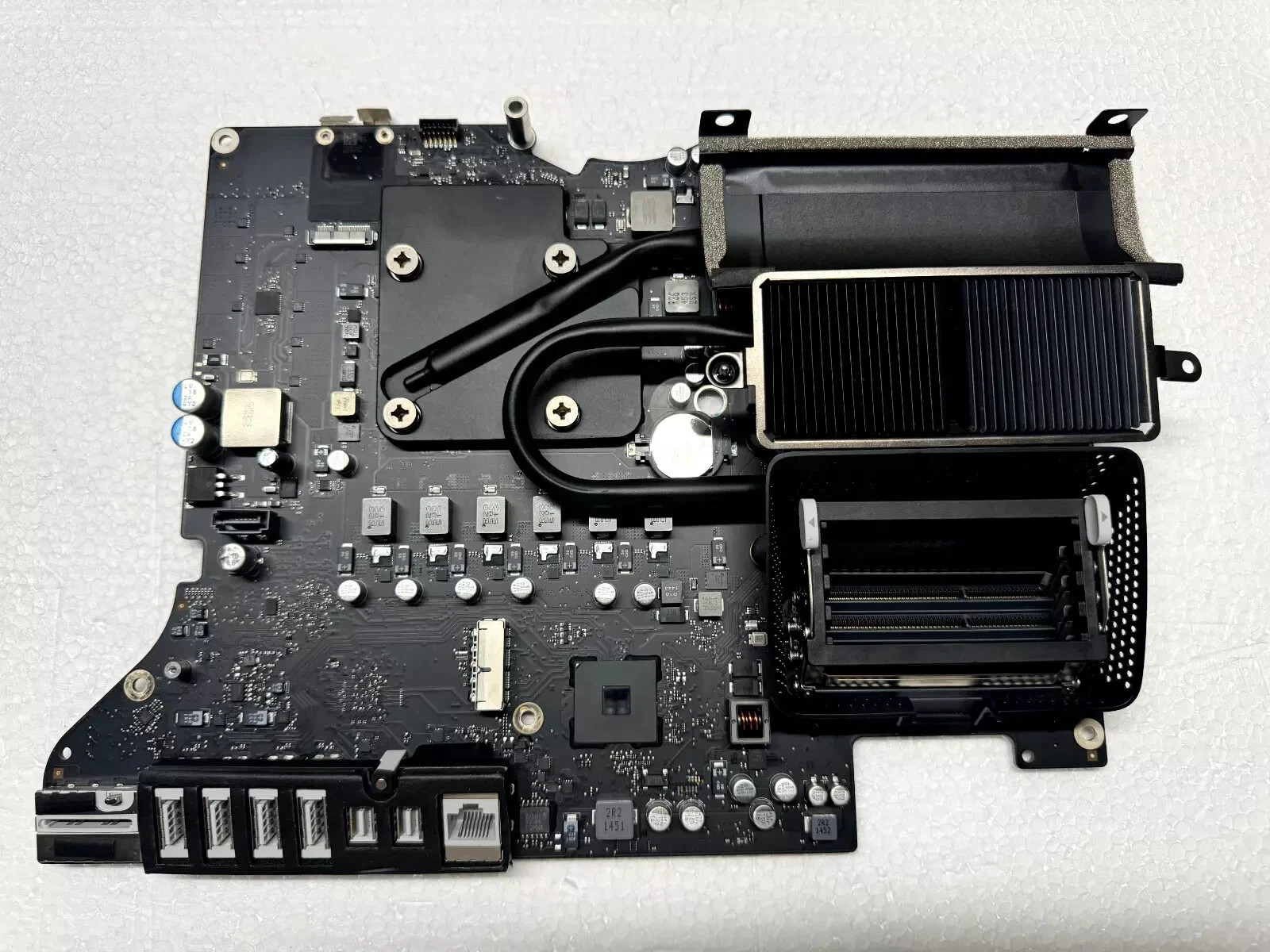 Apple iMac 27″ A1419 5K 2014 3.5 i5 Logic Board AMD R9 M290X 2GB 820-4652-A