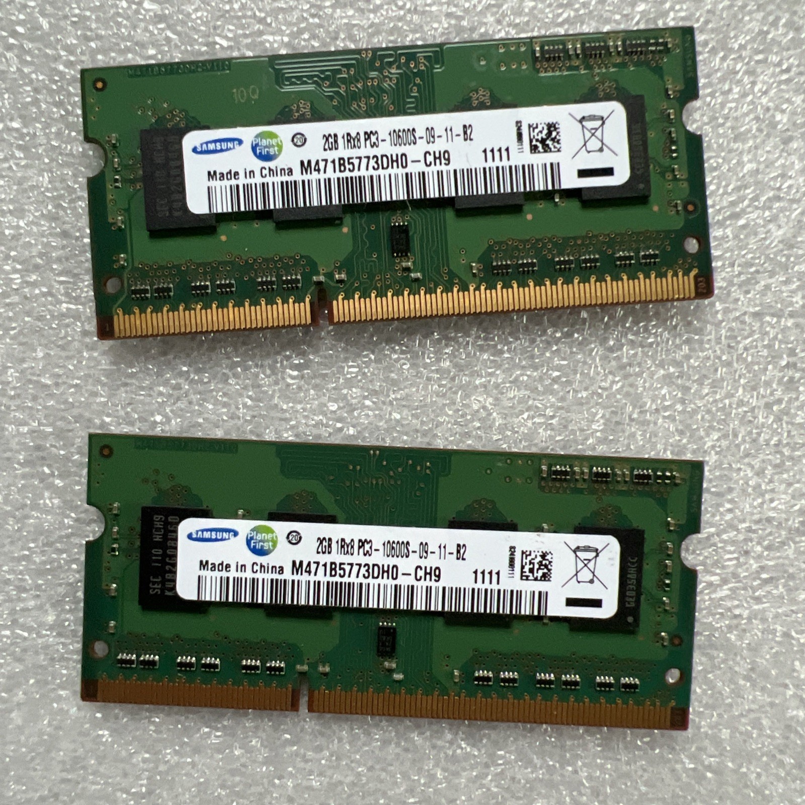 4GB (2GB X 2) Samsung M471B5773DH0-CH9 2GB PC3-10600S Random Access Memory RAM