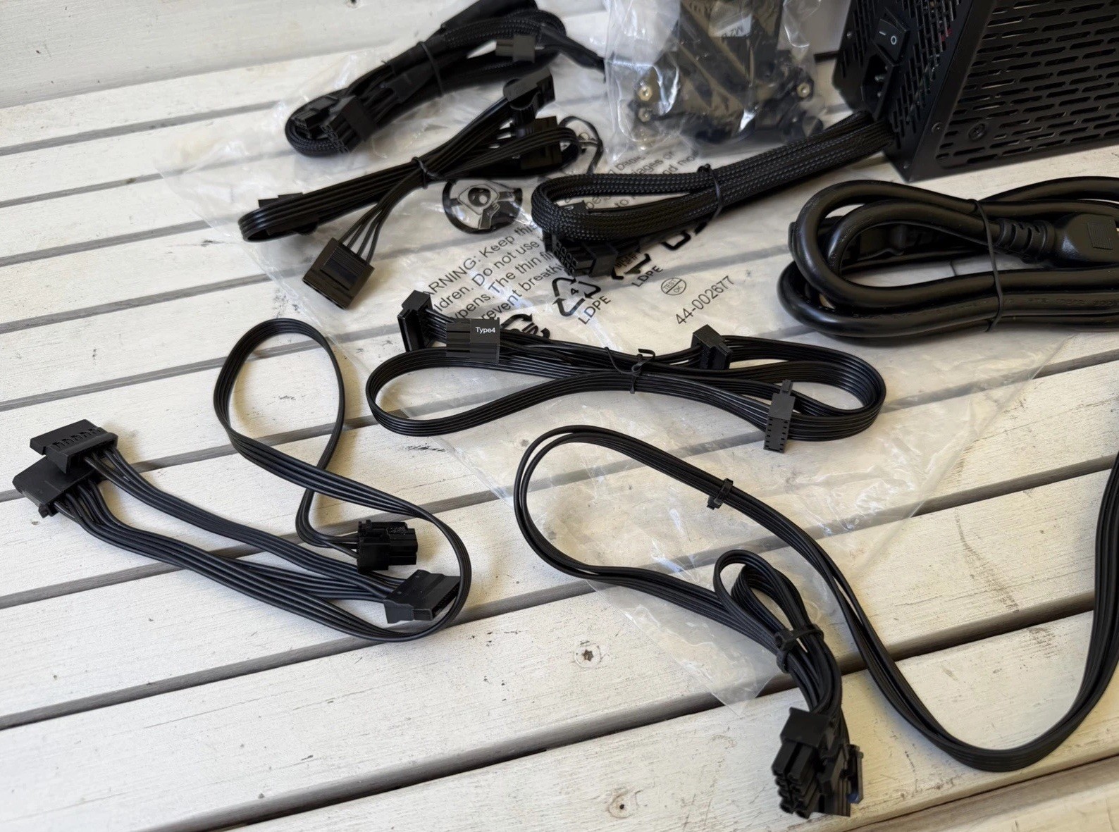 Yeyian Raiden 650W Power Supply 80+ Gold (Used)- Includes Corsair RM1000x Cables