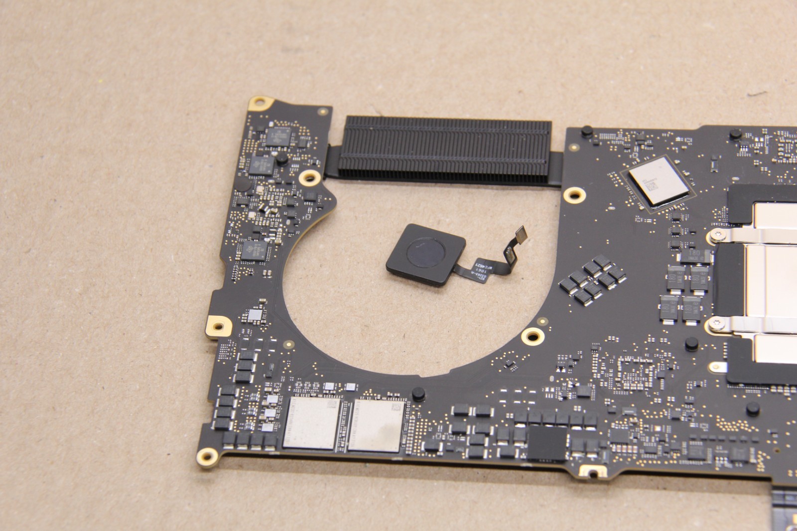 Logic Board MacBook Pro 14″ 2021 A2442 M1 Pro 8-Core 16GB/ 512GB Touch ID **READ