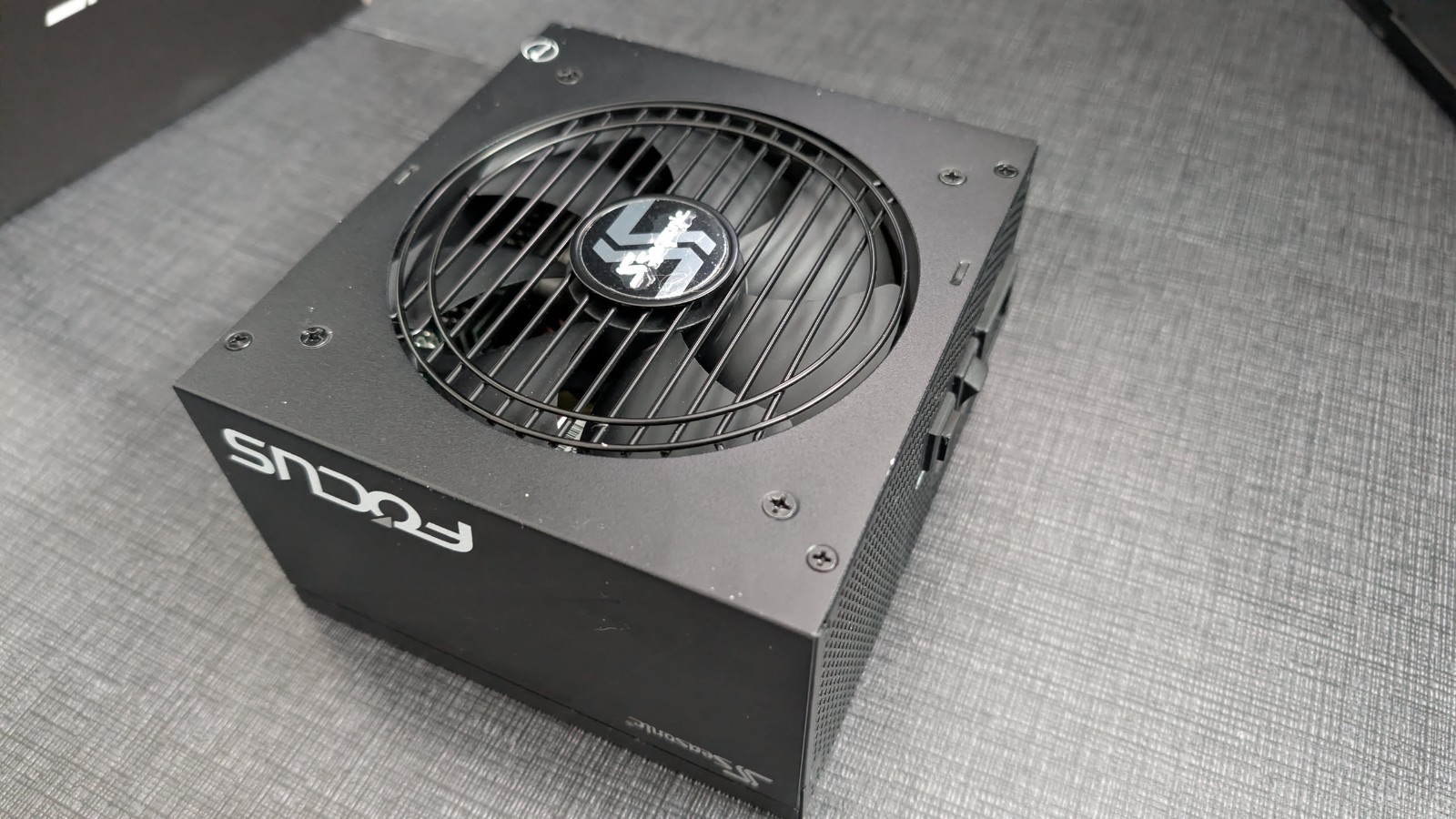 Seasonic Focus PX-850, 850W 80+ Platinum Full-Modular, Hybrid Silent Fan Control