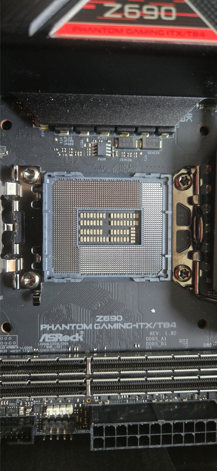 ASRock Z690 Phantom Gaming-ITX/TB4 LGA 1700 SATA 6Gb/s DDR5 Mini ITX Motherboard