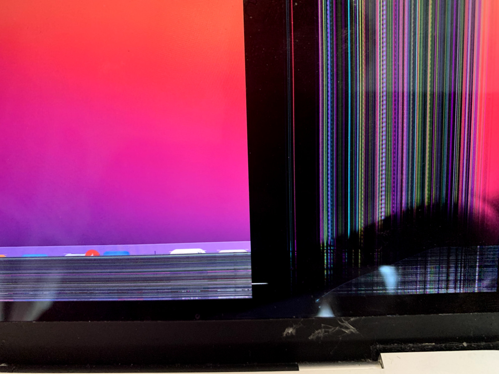 IMAGE DISTORTED – LCD Display Assembly MacBook Pro 15″ A1990 Mid 2018 AS IS