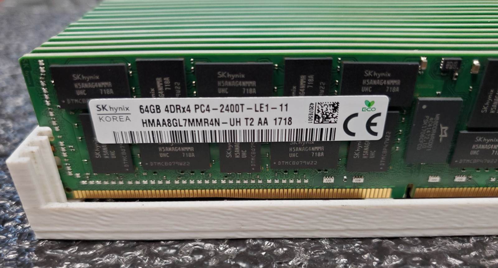 64GB SK hynix PC4-2400T Registered ECC LRDIMM HMAA8GL7MMR4N-UH
