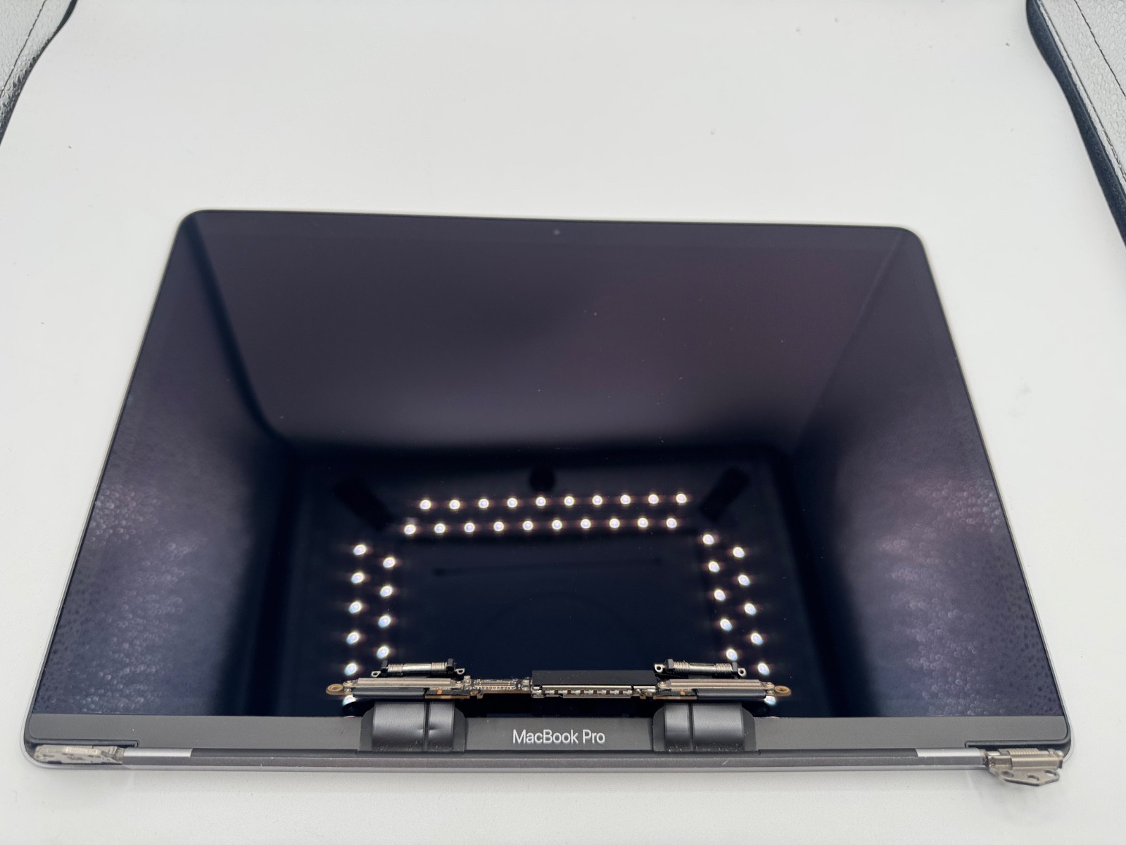 Macbook Pro 13″ A2159 A1989 A2289 A2251 2018-2020 LCD Display Assembly GRAY Good