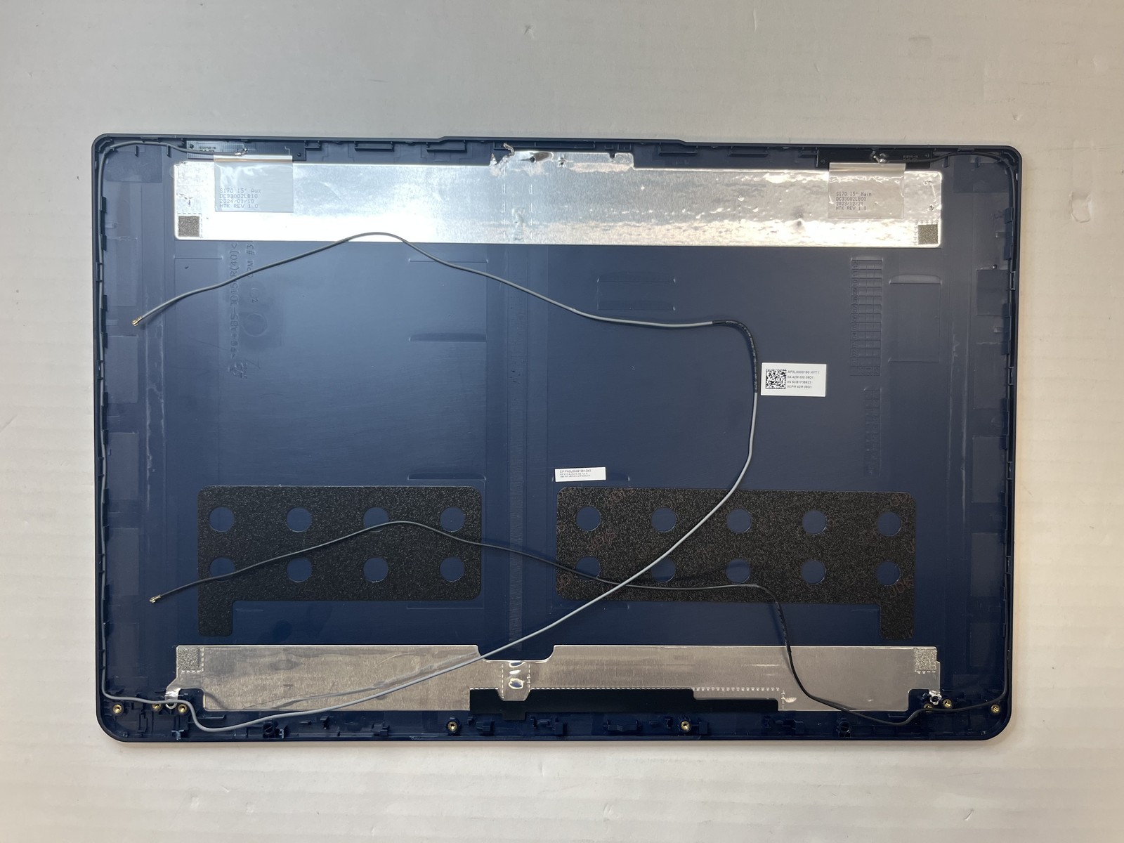 5CB1R29778 – LUS – D1 LCD Cover C 82VG Blue NewR