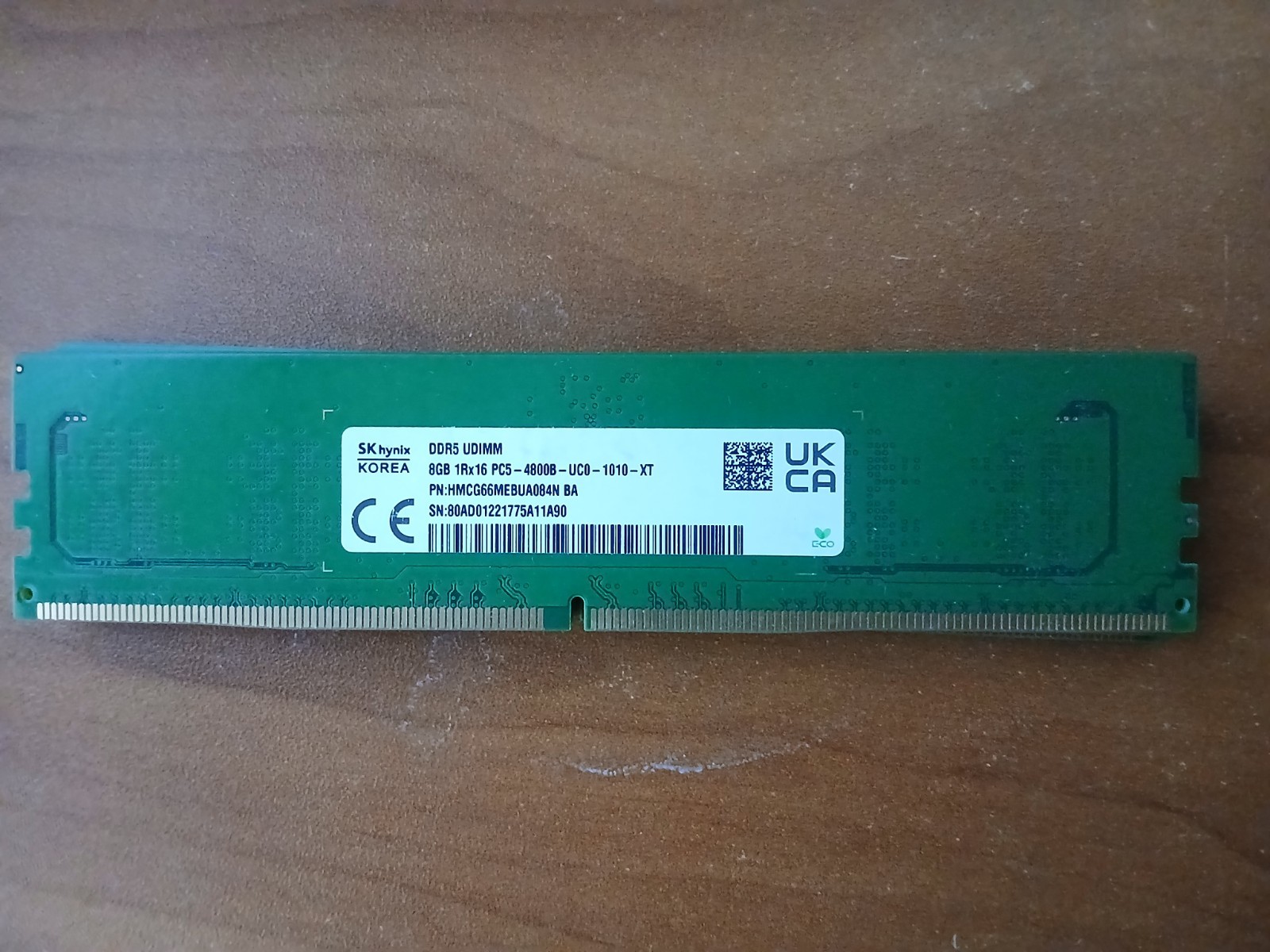 1x8GB SK hynix DDR5 PC5-4800 Desktop RAM PC UDIMM Memory (HMCG66MEBUA084N)