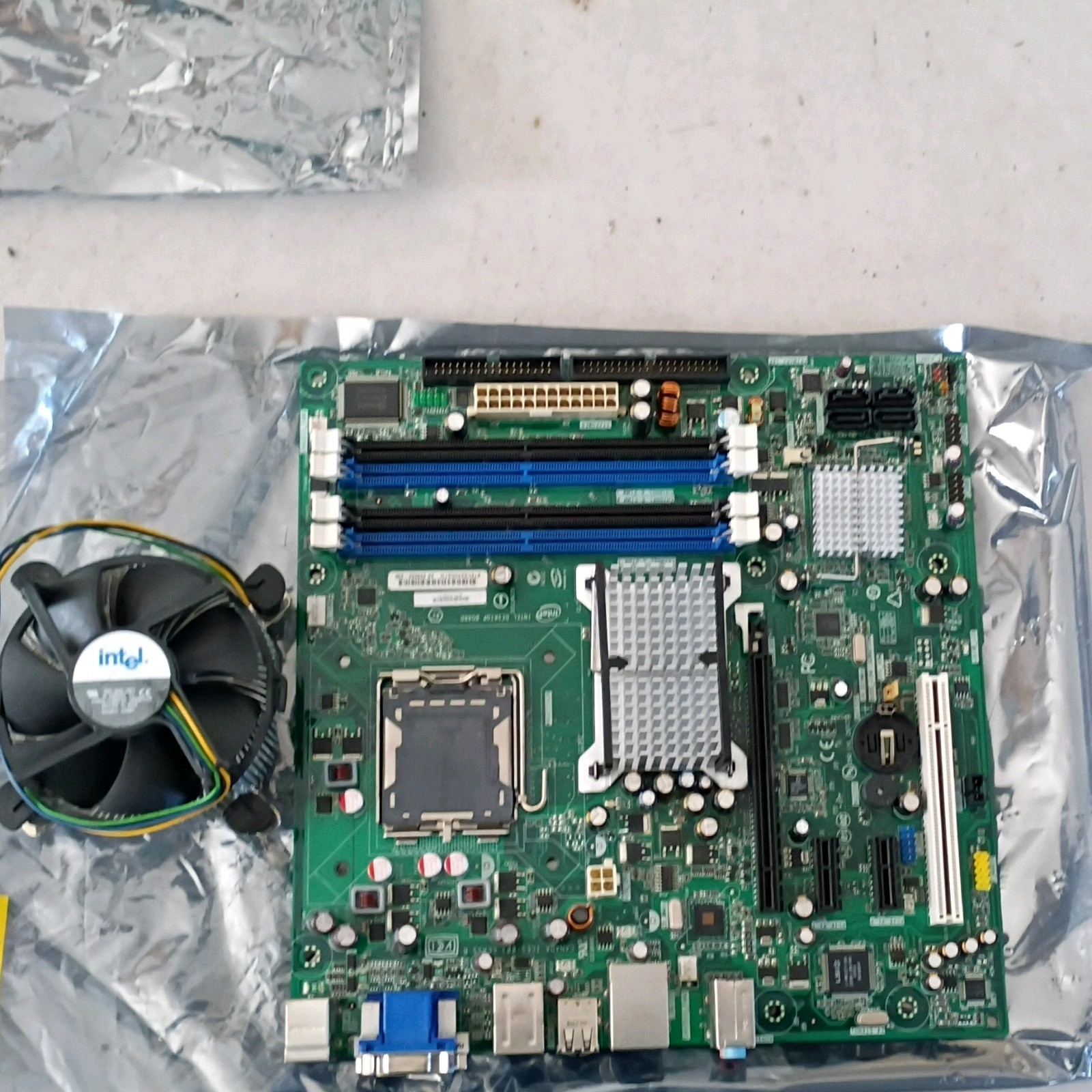 Intel ATX Motherboard DDR3 4 Slots On-Board Audio with CPU Cooler