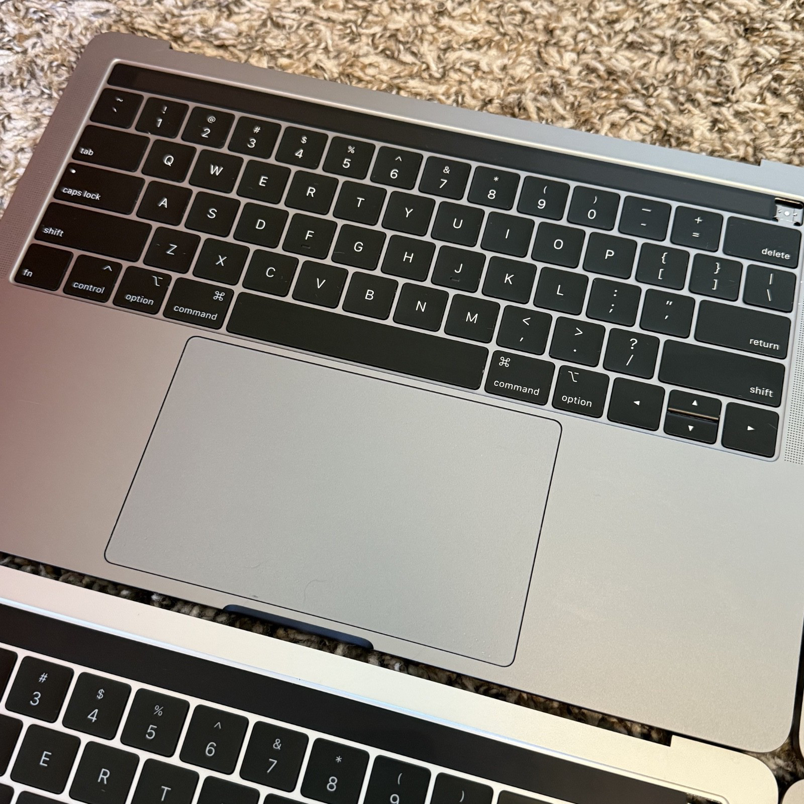 Lot X4 Apple MacBook Pro A1989 2018 2019 Touchpad Keyboard Touch Bar Gray Silver