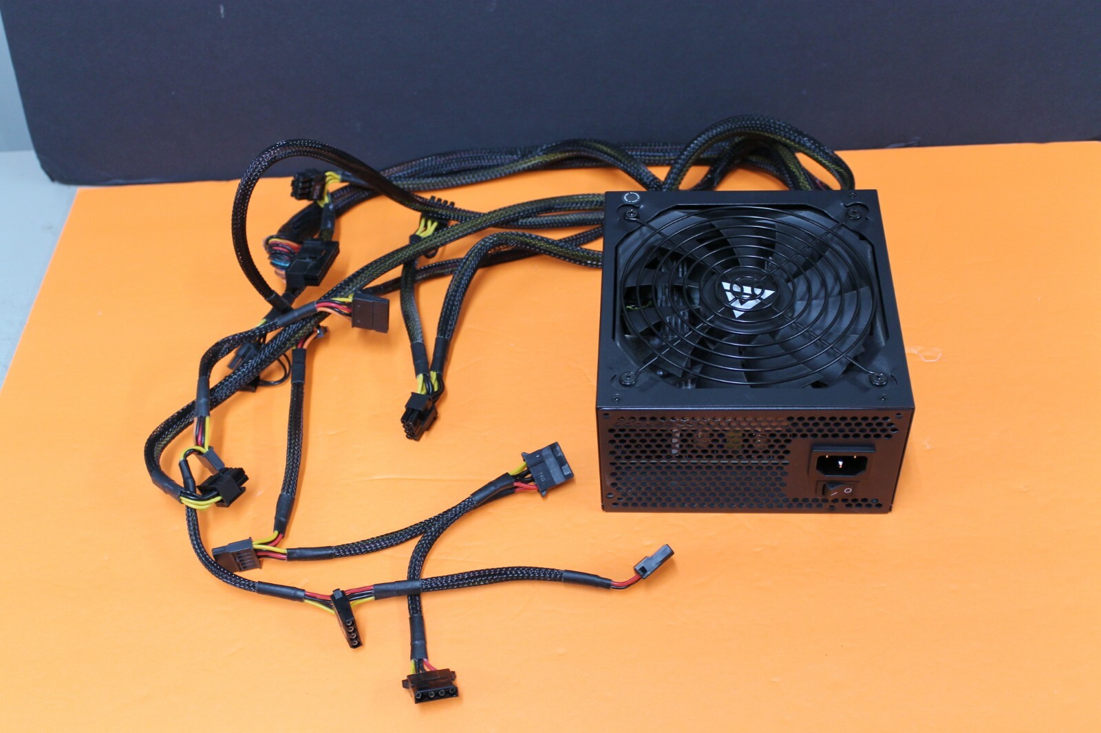 Apevia Prestige Series ATX-PR600W 600W 80 PLUS Gold ATX12V Power Supply