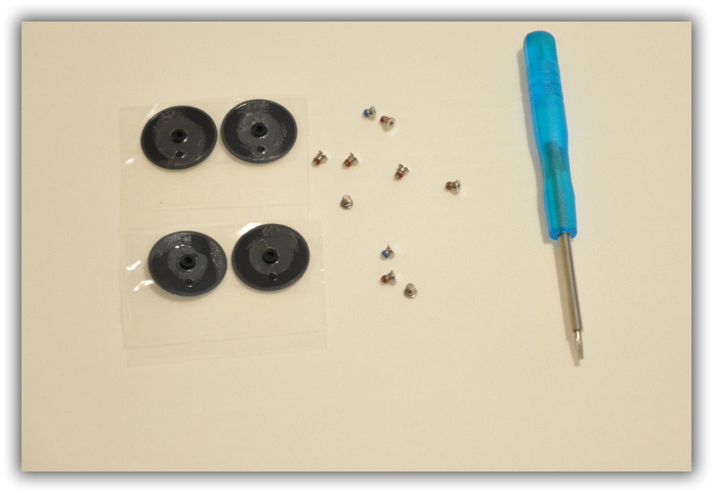 4Pcs Bottom Case Feet 10 screws for Apple Macbook Pro Retina A1398 A1425 A1502