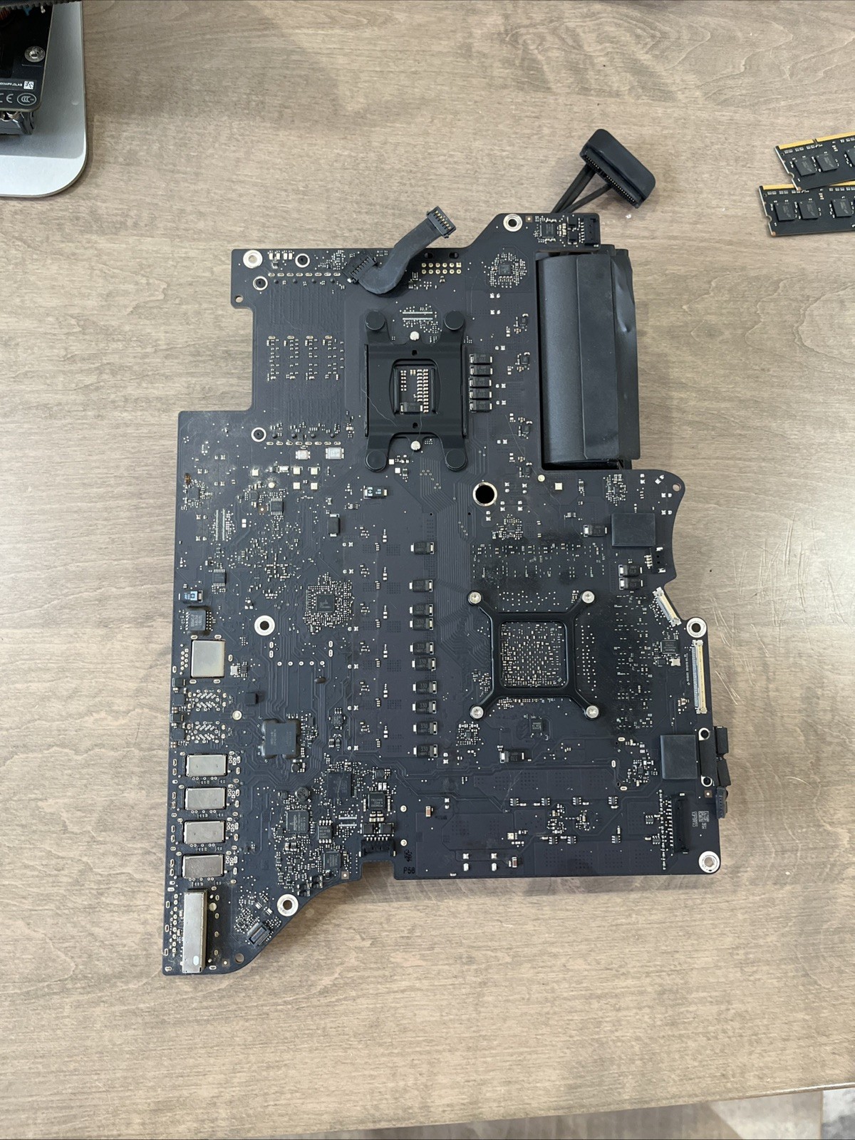 iMac 27″ A1419 2014 Logic Board 820-3298-A GTX 660M w/ i5-3470S 2.90GHz CPU