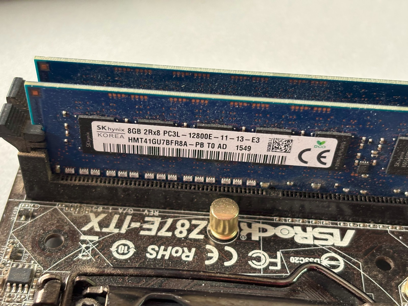 ASRock Z87E-ITX LGA 1150 Motherboard + Intel Xeon E3-1270 v3 & 16GB (2x8GB) RAM