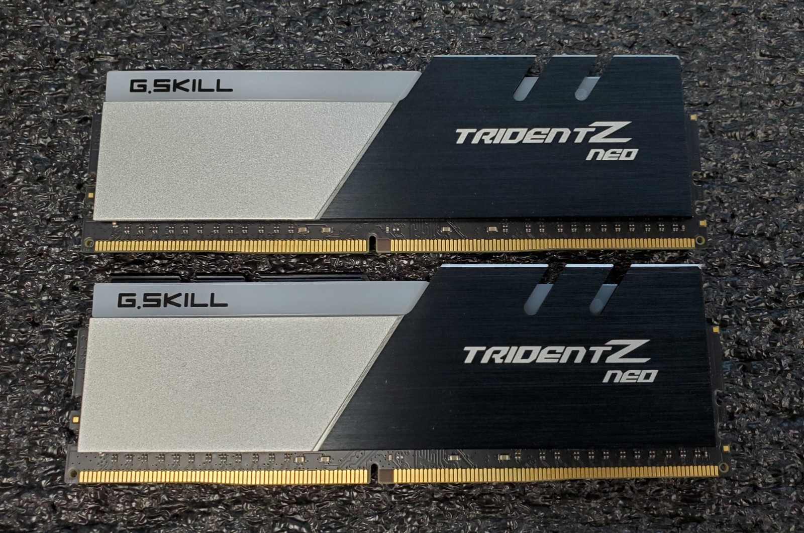 64GB (2x32GB) G.SKILL Trident Z Neo DDR4-3600 Unbuffered DIMM F4-3600C18D-64GTZN