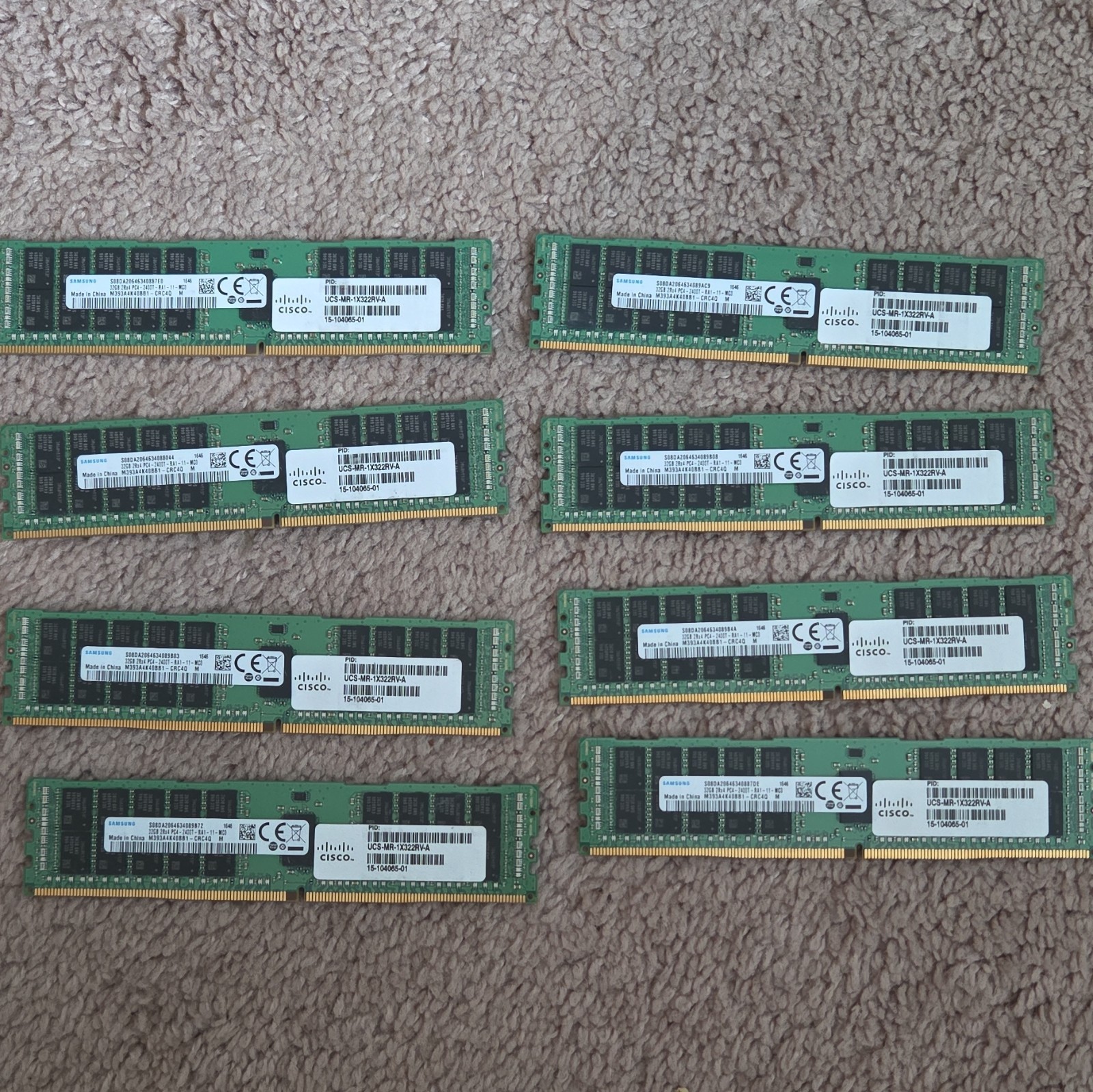 Samsung 256GB (8x32GB) DDR4 PC4-2400T ECC Reg 288-Pin RDIMM M393A4K40BB1