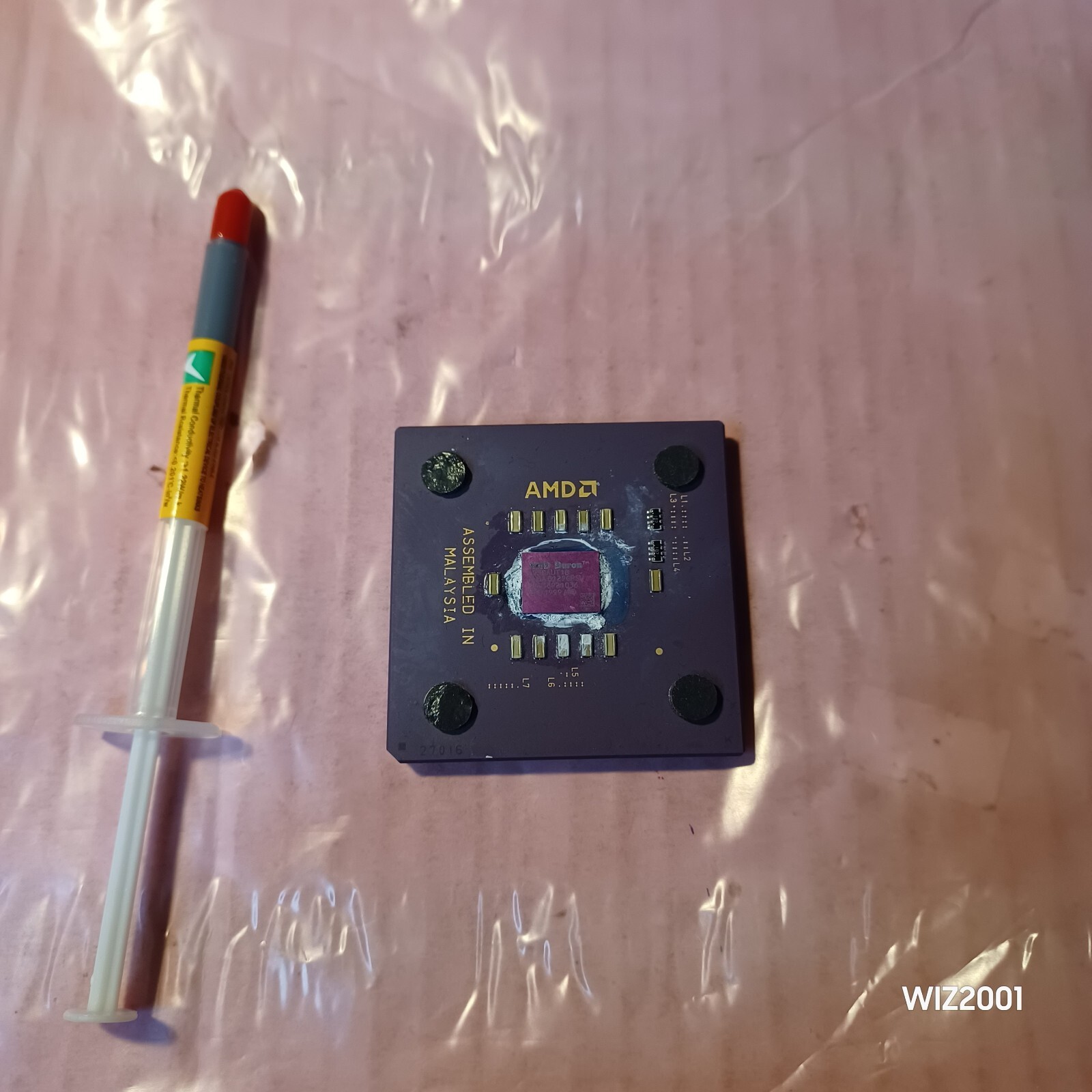 AMD Duron 950 Spitfire CPU D950AUT1B & New Silver Thermal Syringe