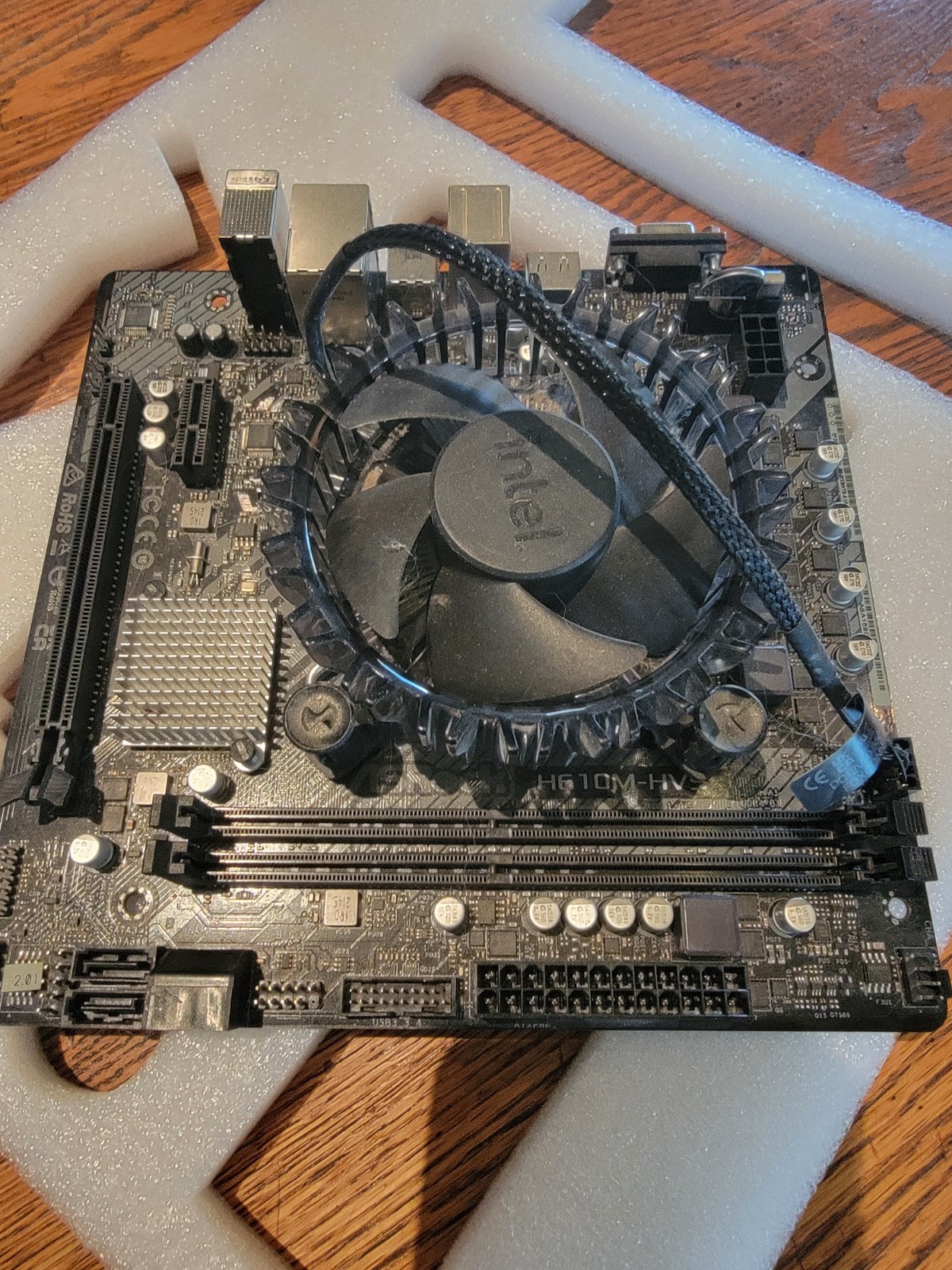 Asrock H610M-HVS + Celeron CPU combo