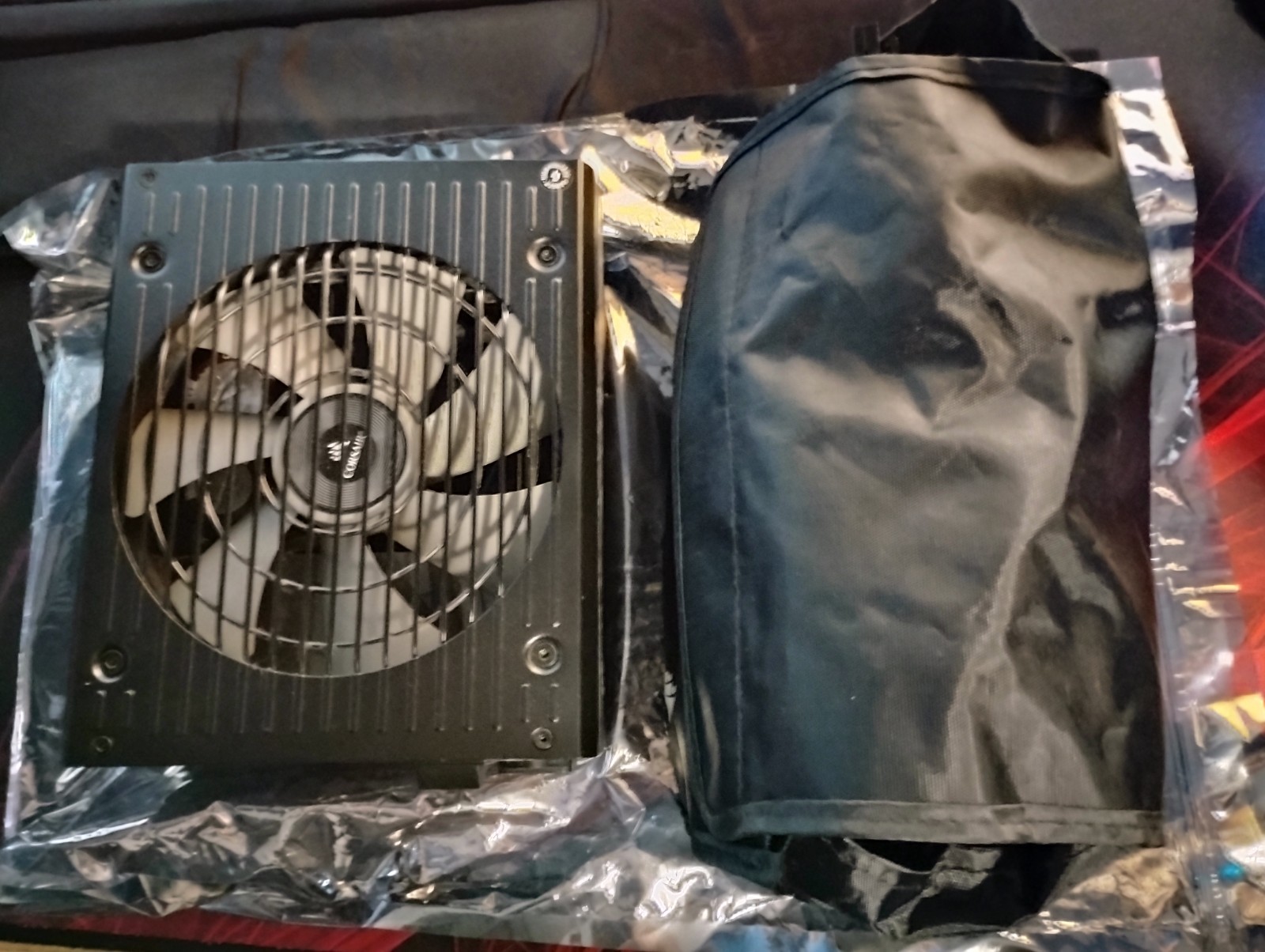 RMx Series RM1000x — 1000 Watt 80 PLUS® Gold Certified Fully Modular PSU