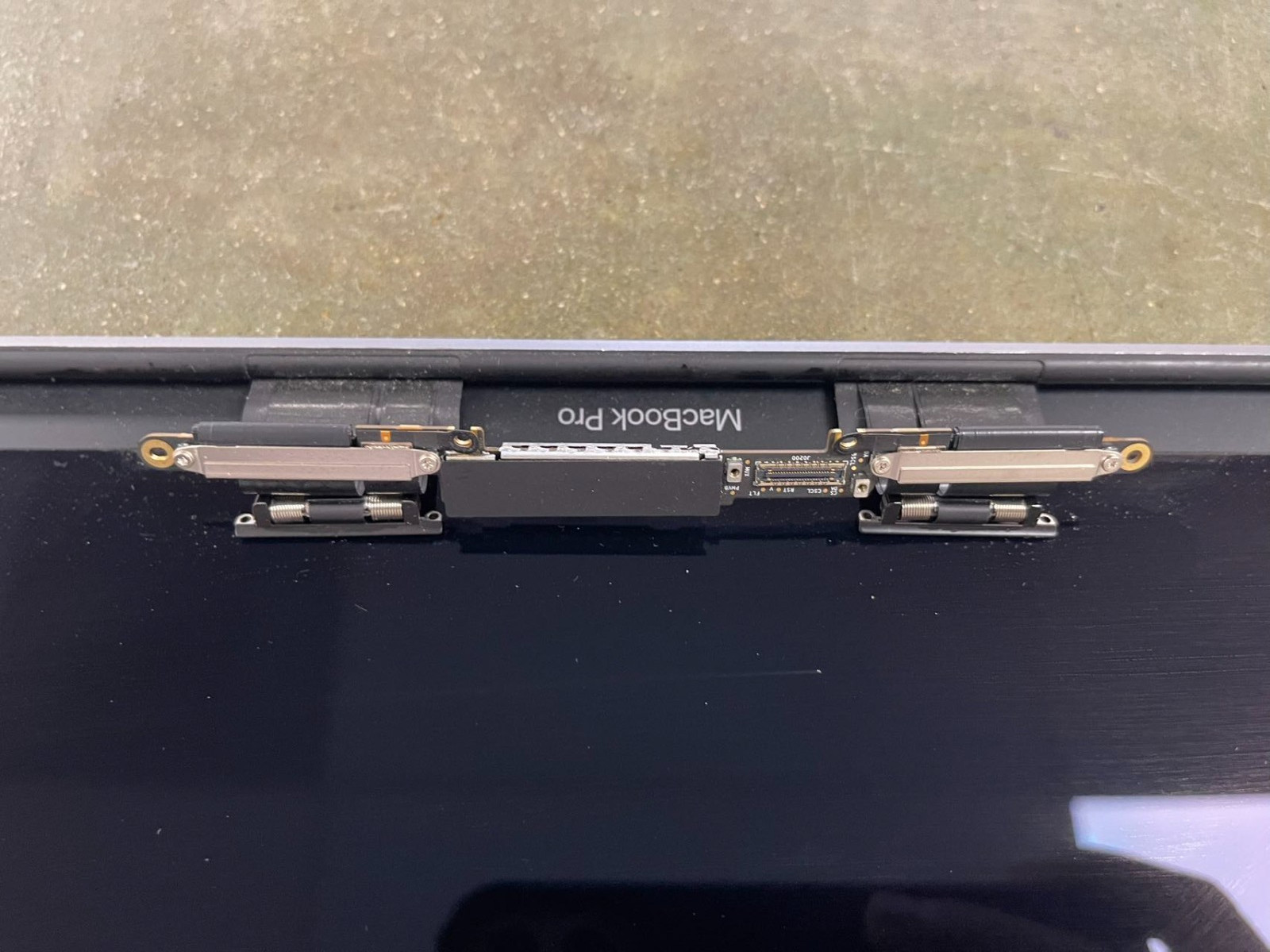Genuine LCD Screen Assembly 13” MacbookPro A1989 A2159 A2251 2018 2020 EMC 3301