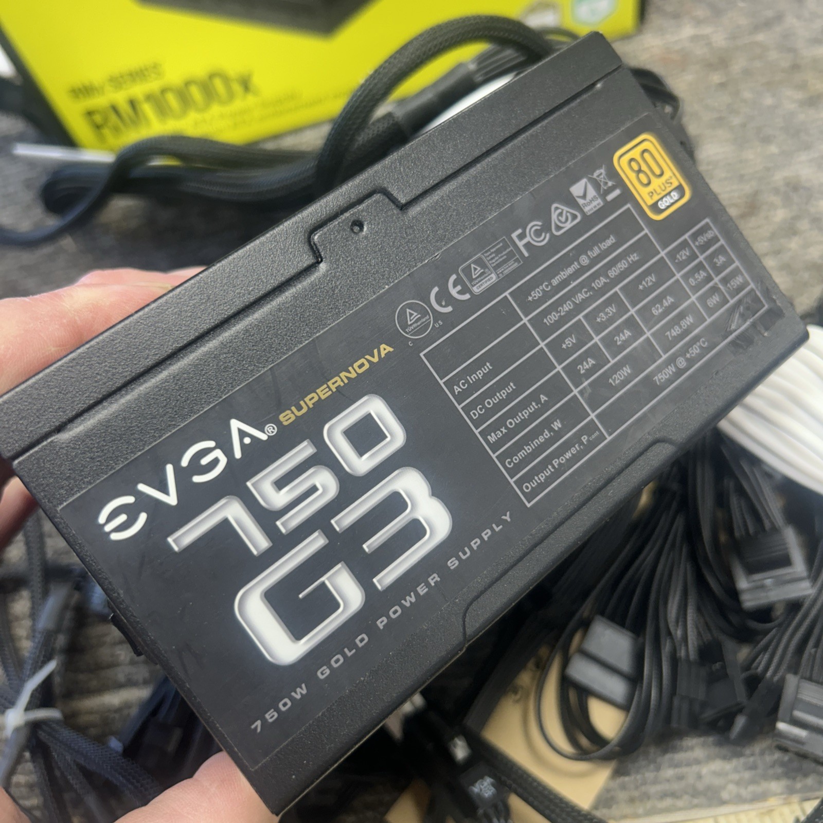 Nice Corsair RM1000x 1000W ATX 3.1 PCIe 5.1 Fully Modular PSU CP-9020271-NA Free