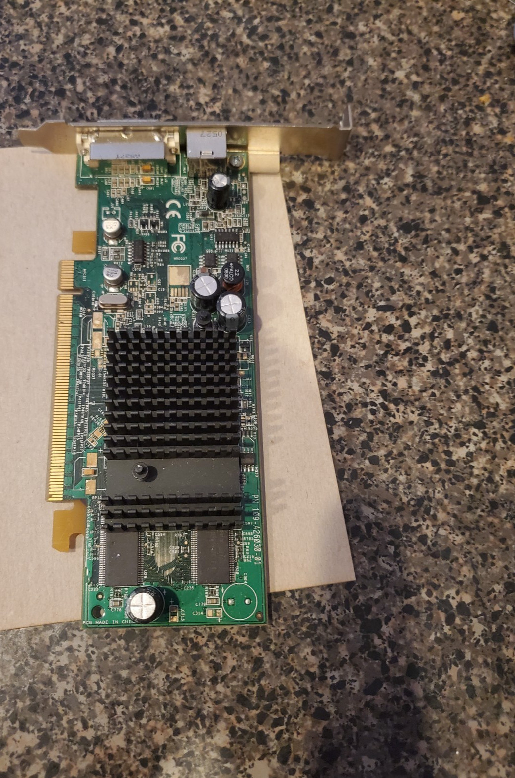 ATI Radeon X300se 64MB PCIe Graphics Card, Passive Cooling, Low Power 1Y117