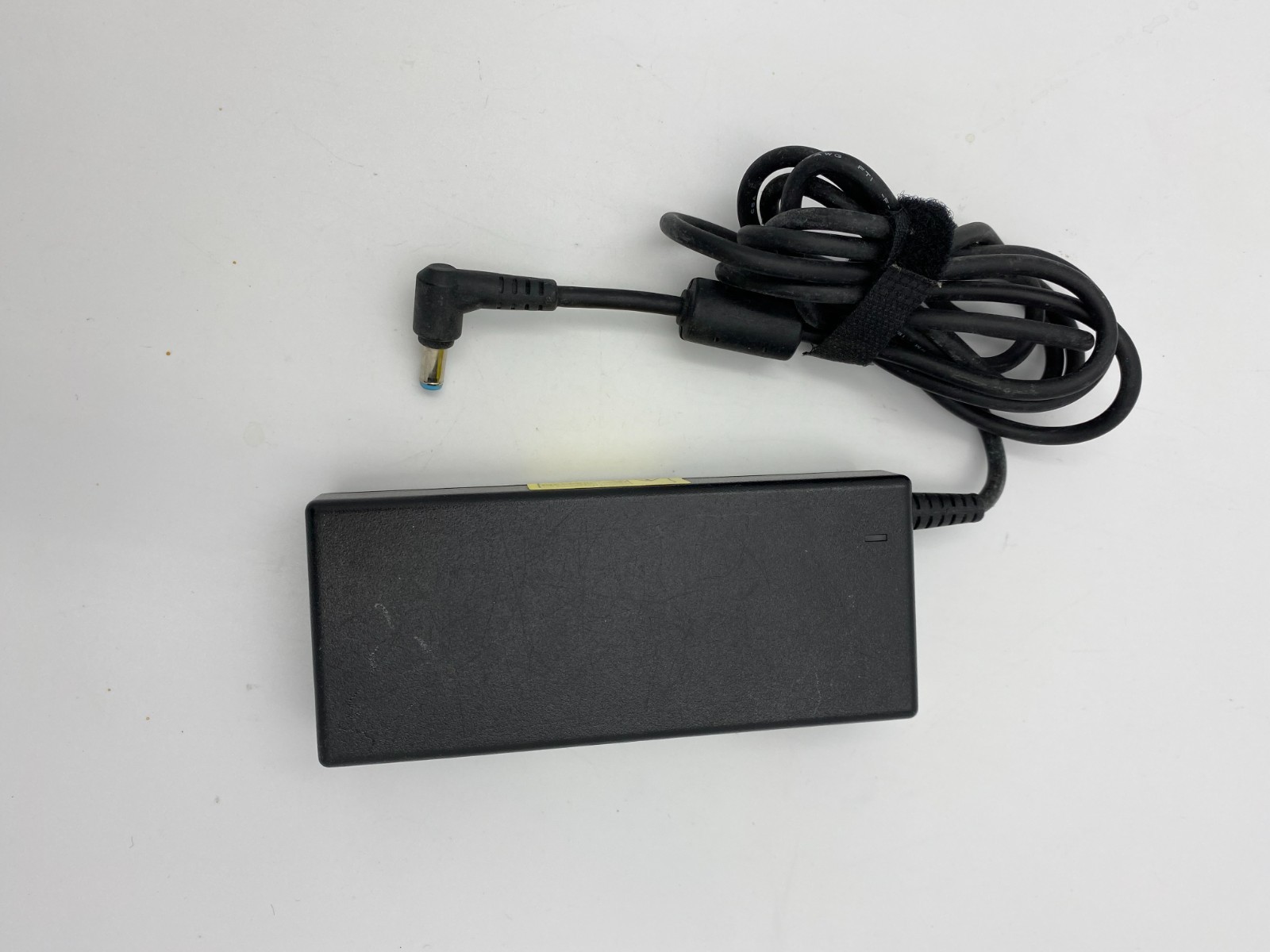 HIPRO AC ADAPTER POWER SUPPLY MODEL: HP-A0904A3, 100V-240V 50/60Hz, Output: 19V