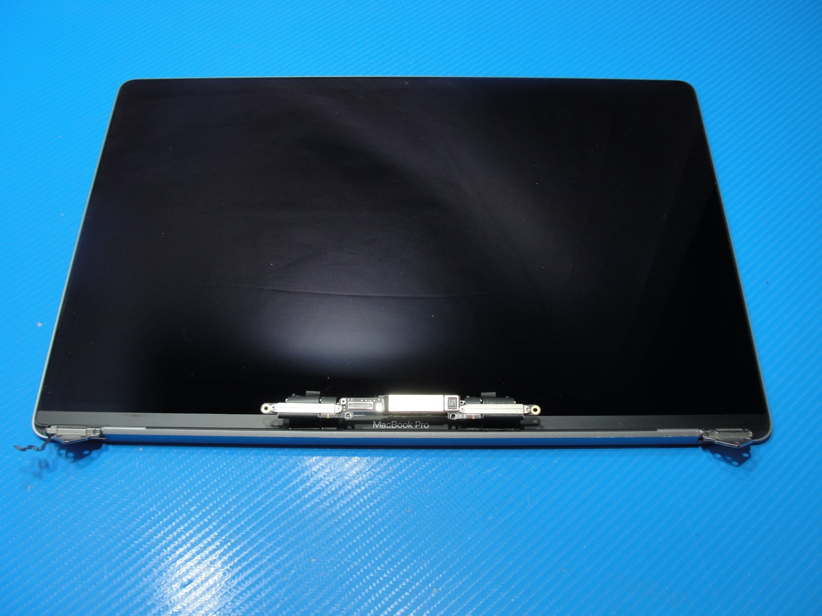 MacBook Pro A2141 16″ Late 2019 MVVL2LL/A LCD Screen Assembly Gray 661-14200