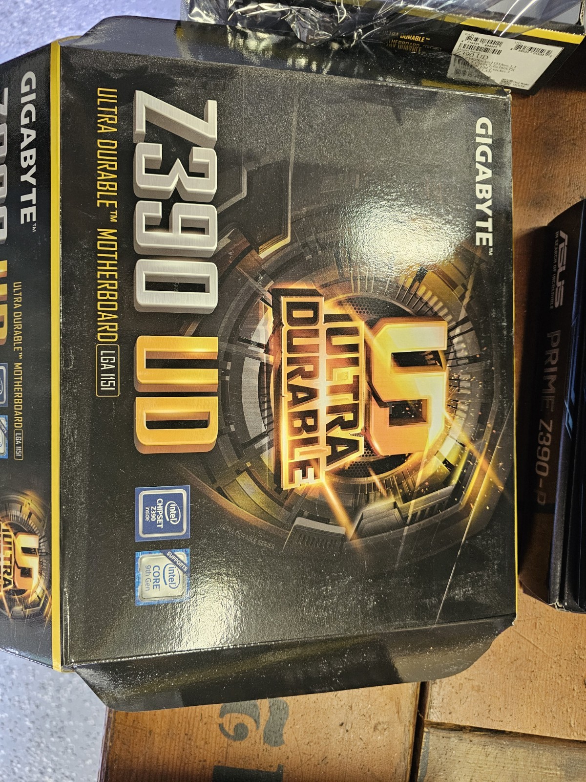 GIGABYTE Z390 UD LGA 1151 Intel Z390 300 Series SATA 6Gb/s ATX Intel Motherboard