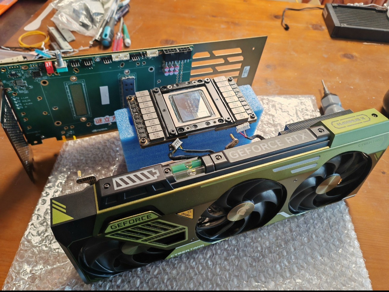 NVIDIA Tesla V100 16GB/32GB SXM2 AI GPU + PCIe x16 Adapter Cooling Kit