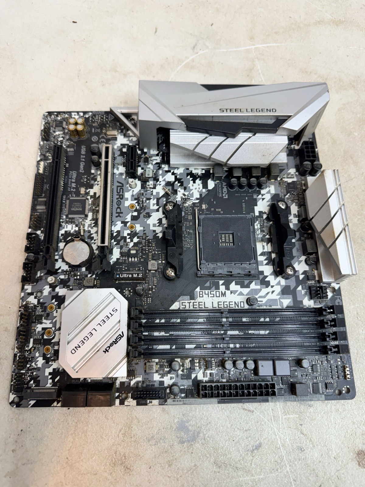 ASRock B450M Steel Legend MicroATX AM4 DDR4 4-Slot HDMI DP Gaming