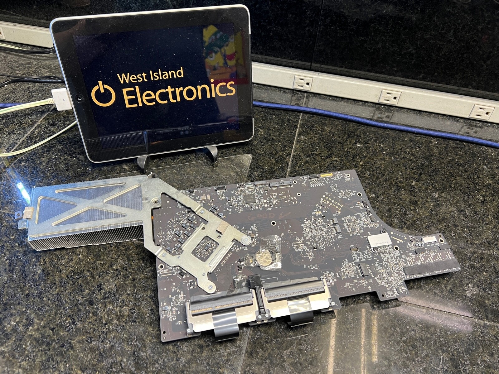 Apple iMac 27” Mid 2011 A1312 Logic Board 820-2828-A W/ 2.7GHZ QUAD I5 -TESTED