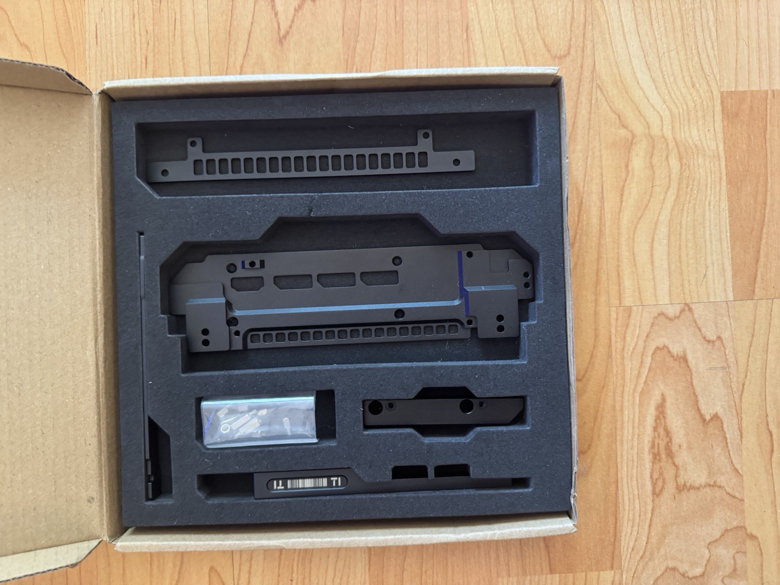 Official Flipped Kit – FormD T1 Travel Kit RTX5080/5090 FE Flip + PCIe 5.0 Riser