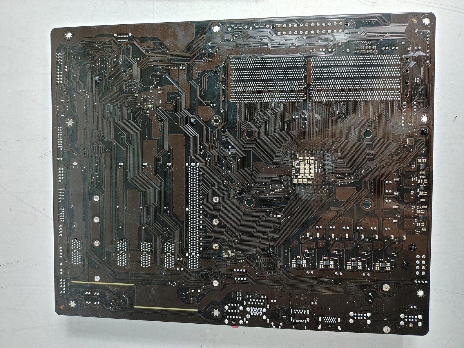 Gigabyte B550 UD AC AMD Socket AM4 DDR4 Desktop Motherboard