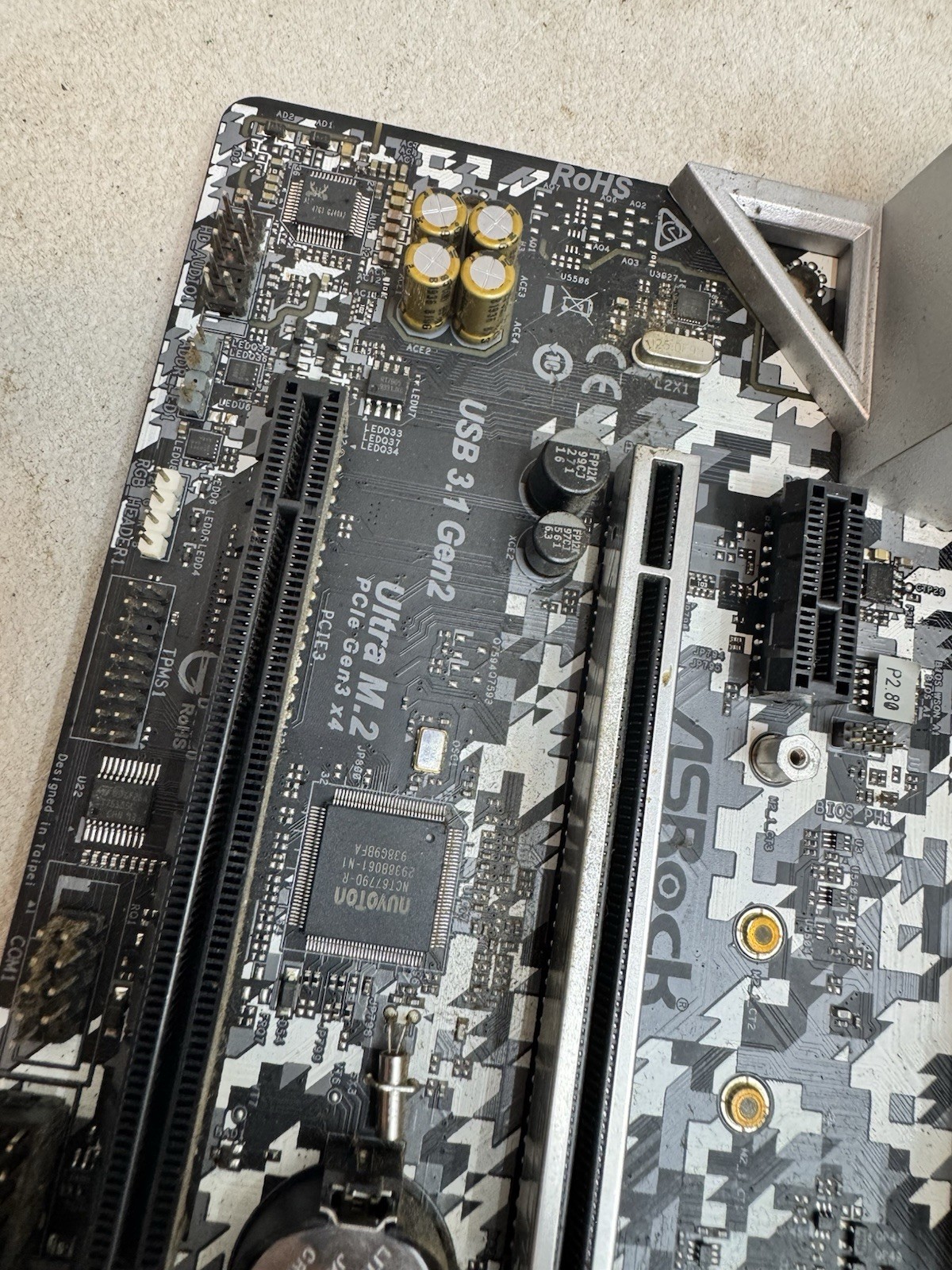 ASRock B450M Steel Legend MicroATX AM4 DDR4 4-Slot HDMI DP Gaming
