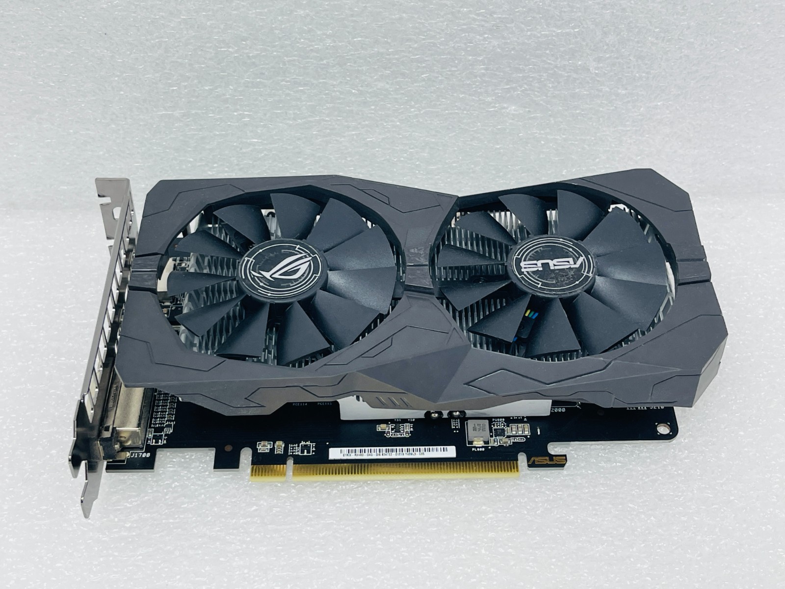 USED – ASUS (STRIX-RX460-O4G-GAMING) 4GB GDDR5 PCI Express 3.0 x16 Video Card