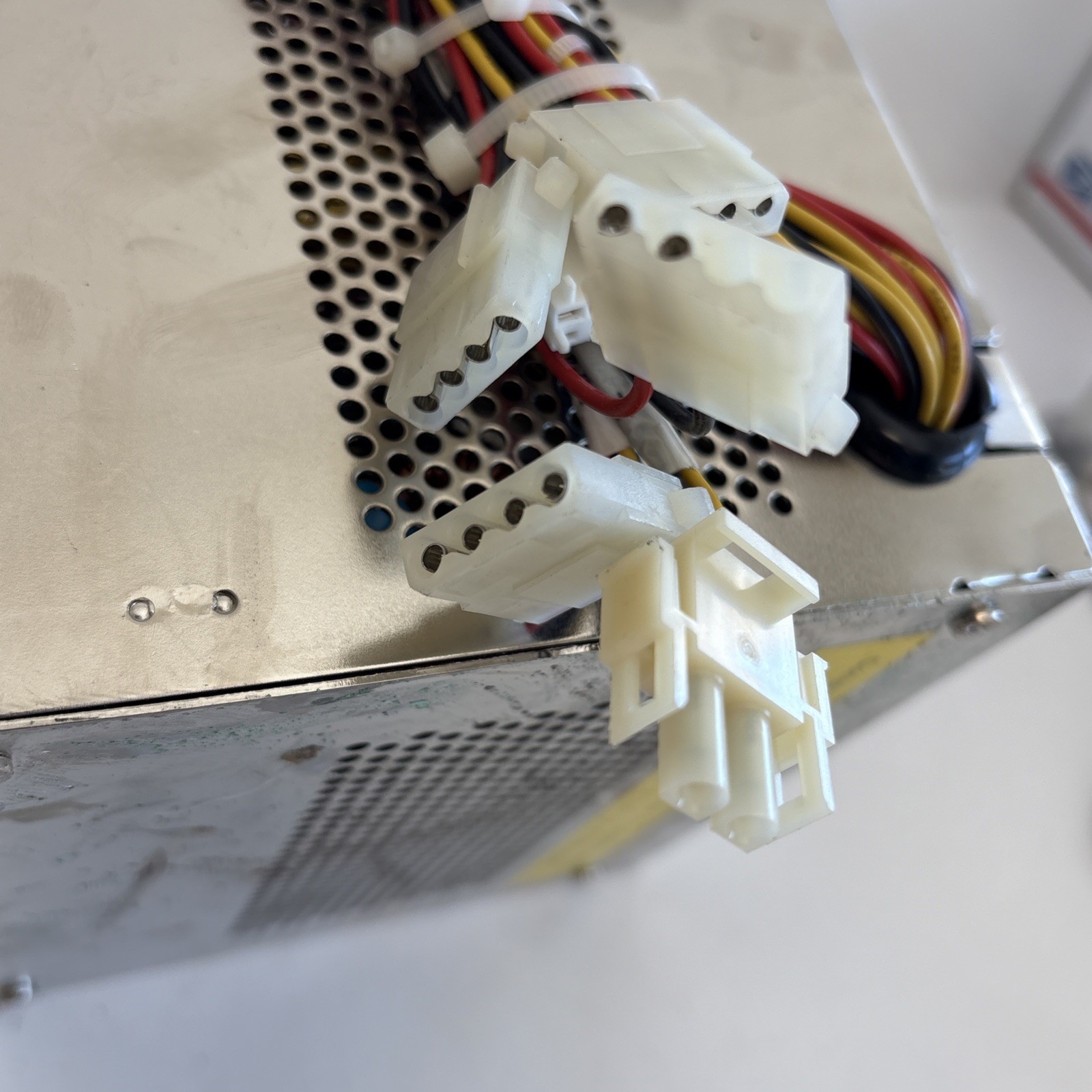 TAIWAN LITON ELECTRONIC CO. PA-4201-6 200W POWER SUPPLY