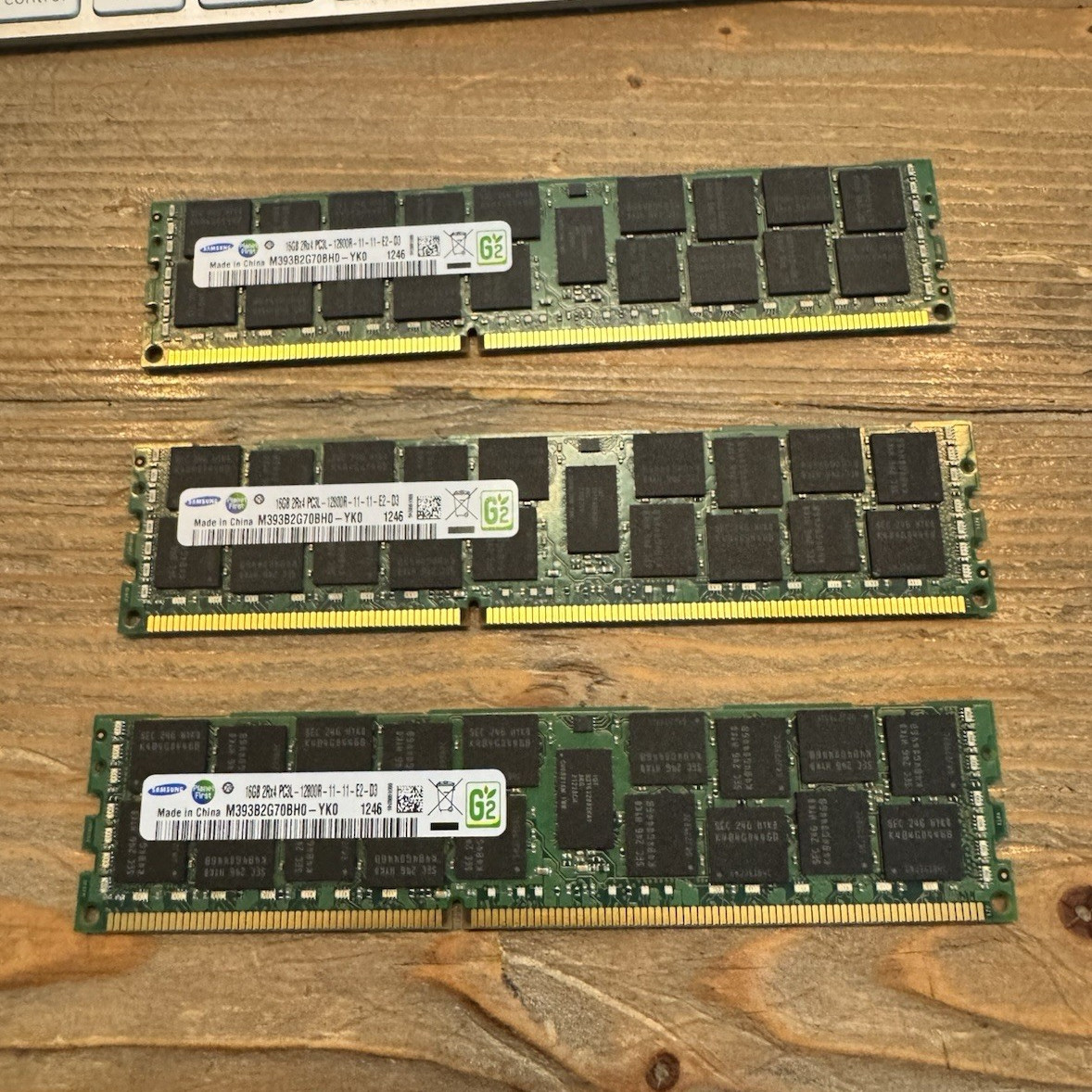 Samsung 16GB DDR3 PC3L-12800R ECC Reg RDIMM 240Pin M393B2G70BH0