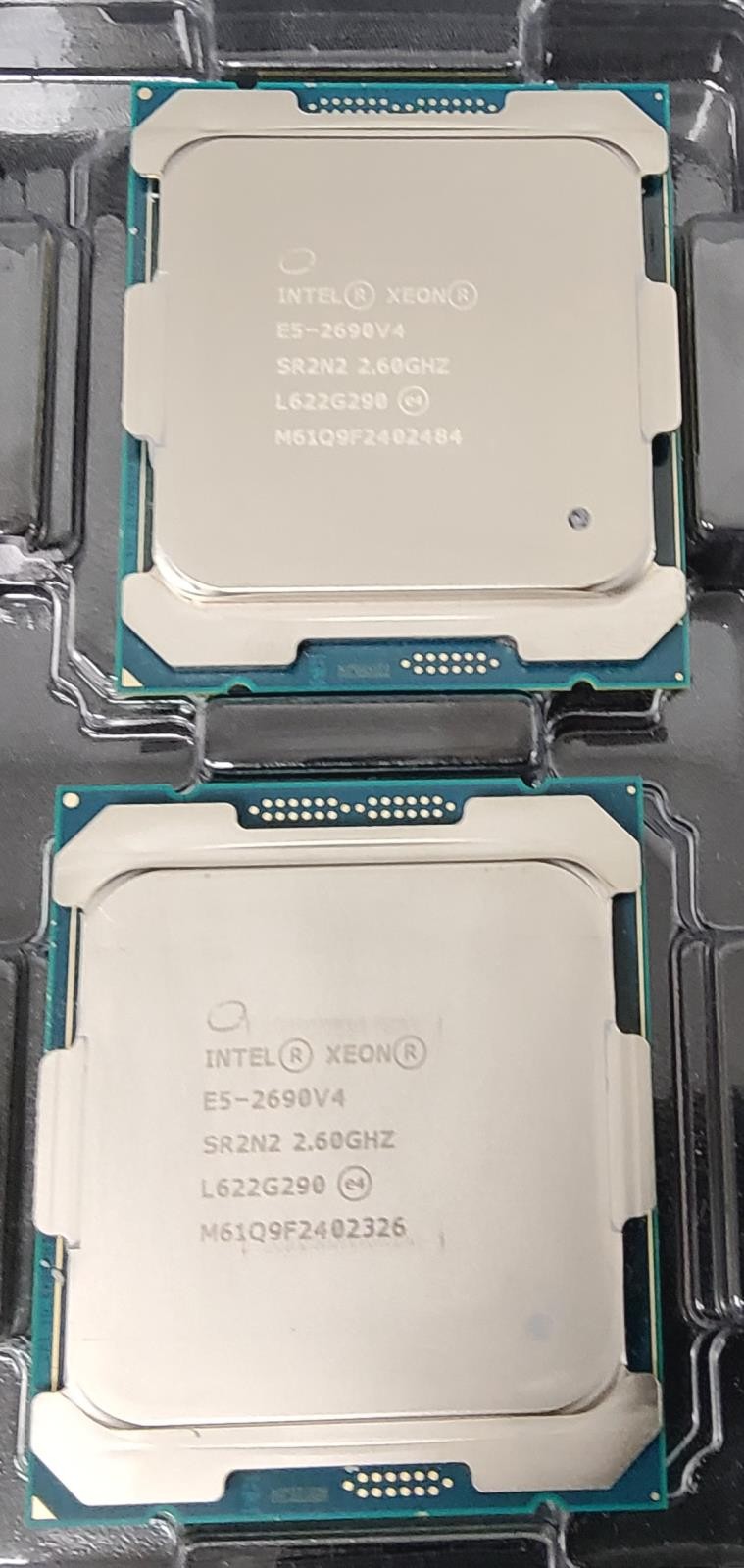 Lot of 2 Intel Xeon E5-2690 V4 2.6Ghz 35MB 14-Core FCLGA2011-3 SR2N2