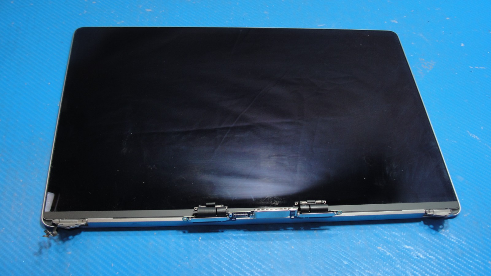 MacBook Pro 16″ A2141 Late 2019 Glossy LCD Screen Assembly Gray 661-14200 Read