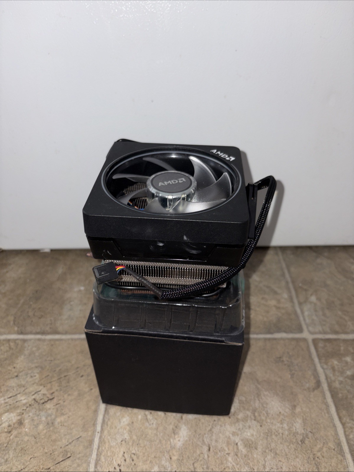AMD Wraith Prism RGB LED CPU Cooler Heatsink Fan AM4 AM5 712-000075 / 76