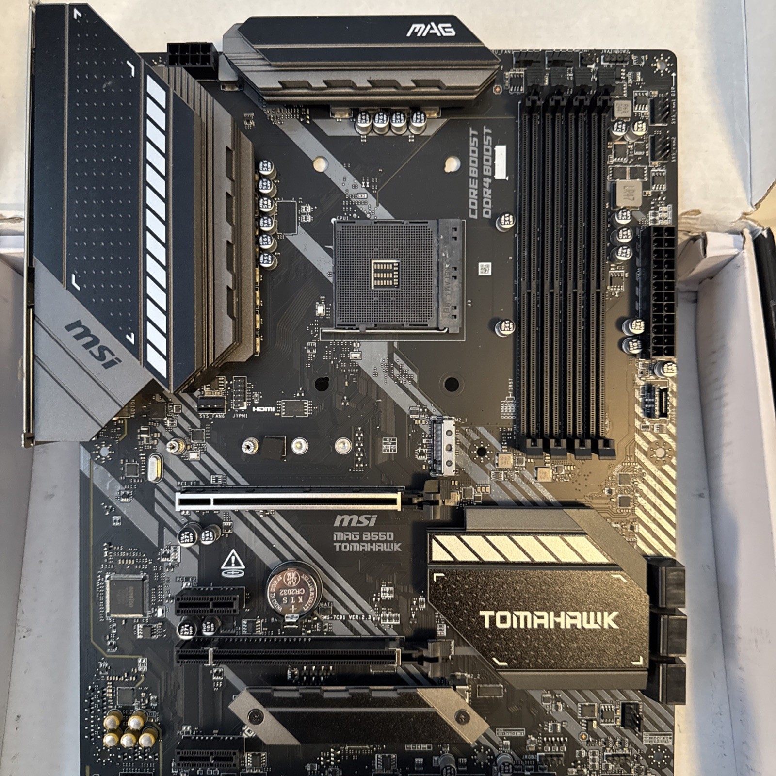MSI MAG B550 Tomahawk ATX Motherboard AMD Socket AM4 DDR4 Gaming AS IS